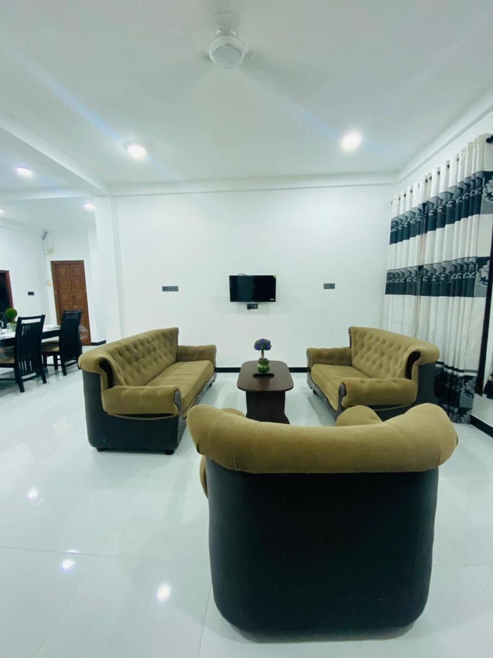 Lalitha Holiday Inn Jaffna Eksteriør bilde