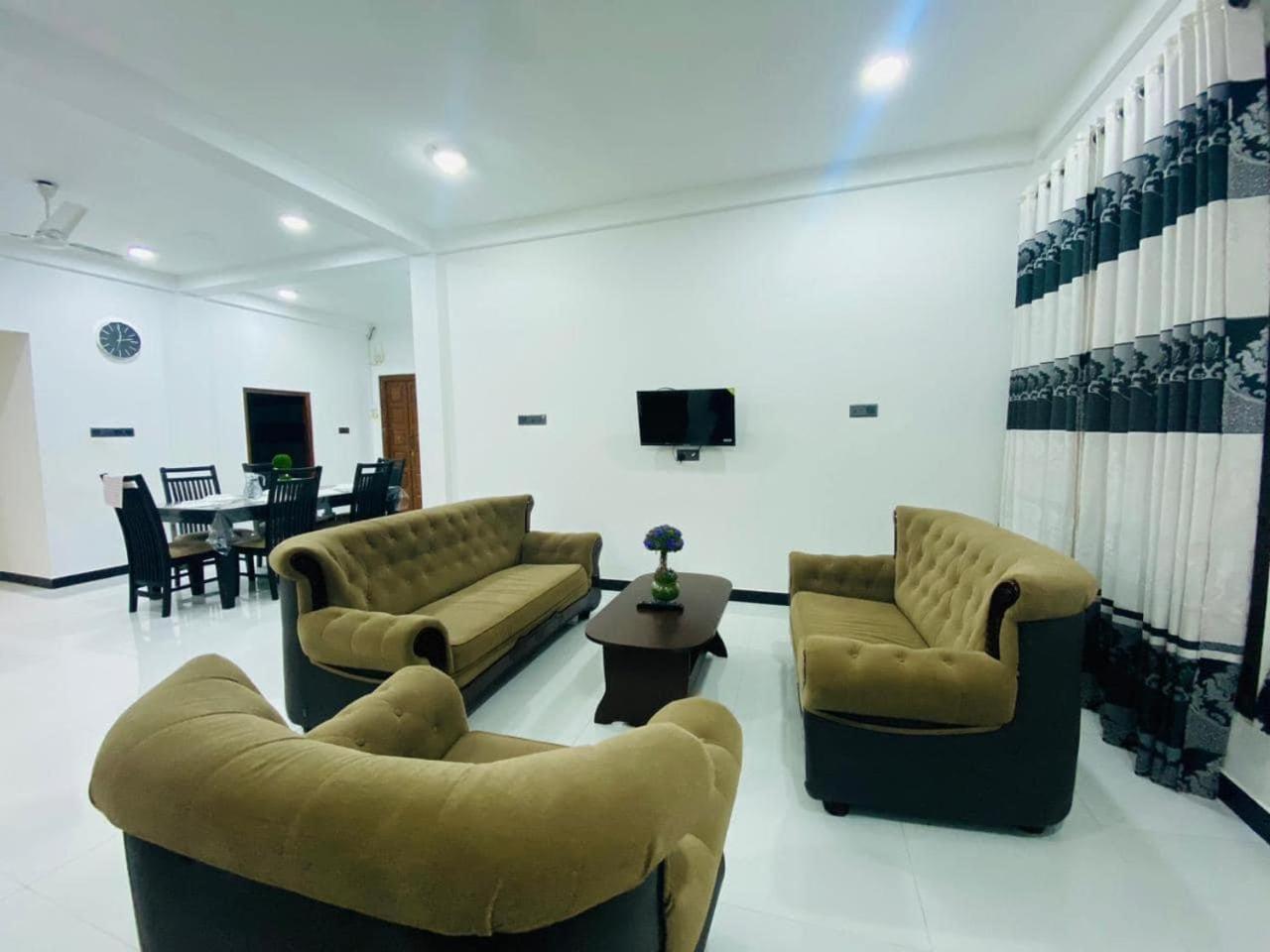 Lalitha Holiday Inn Jaffna Eksteriør bilde