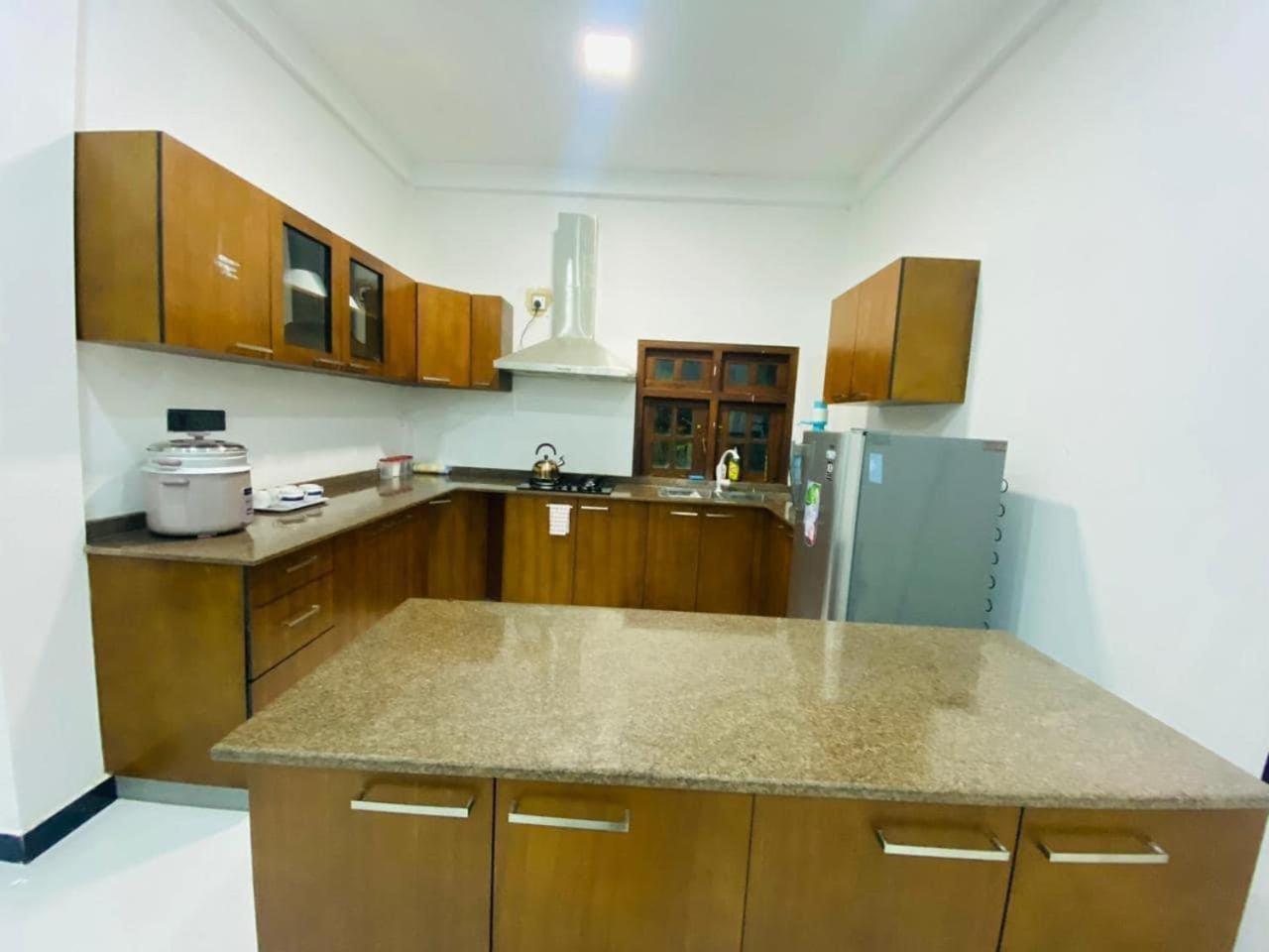 Lalitha Holiday Inn Jaffna Eksteriør bilde
