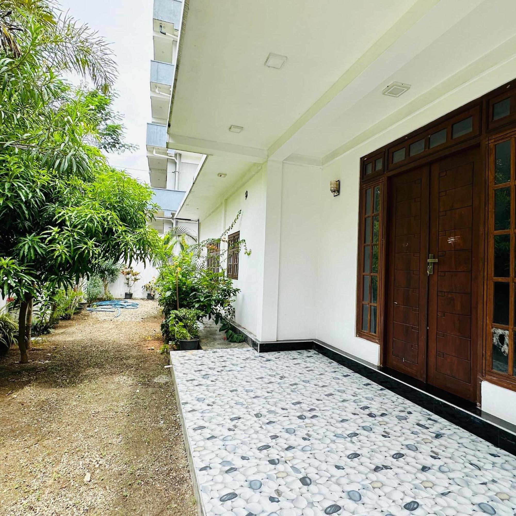 Lalitha Holiday Inn Jaffna Eksteriør bilde